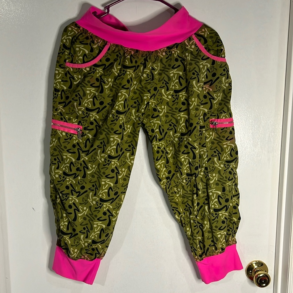 HARD TO FIND!Camo Pink Zumba Joggers Large.